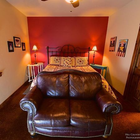 Lazy T Bed And Breakfast Fredericksburg Extérieur photo