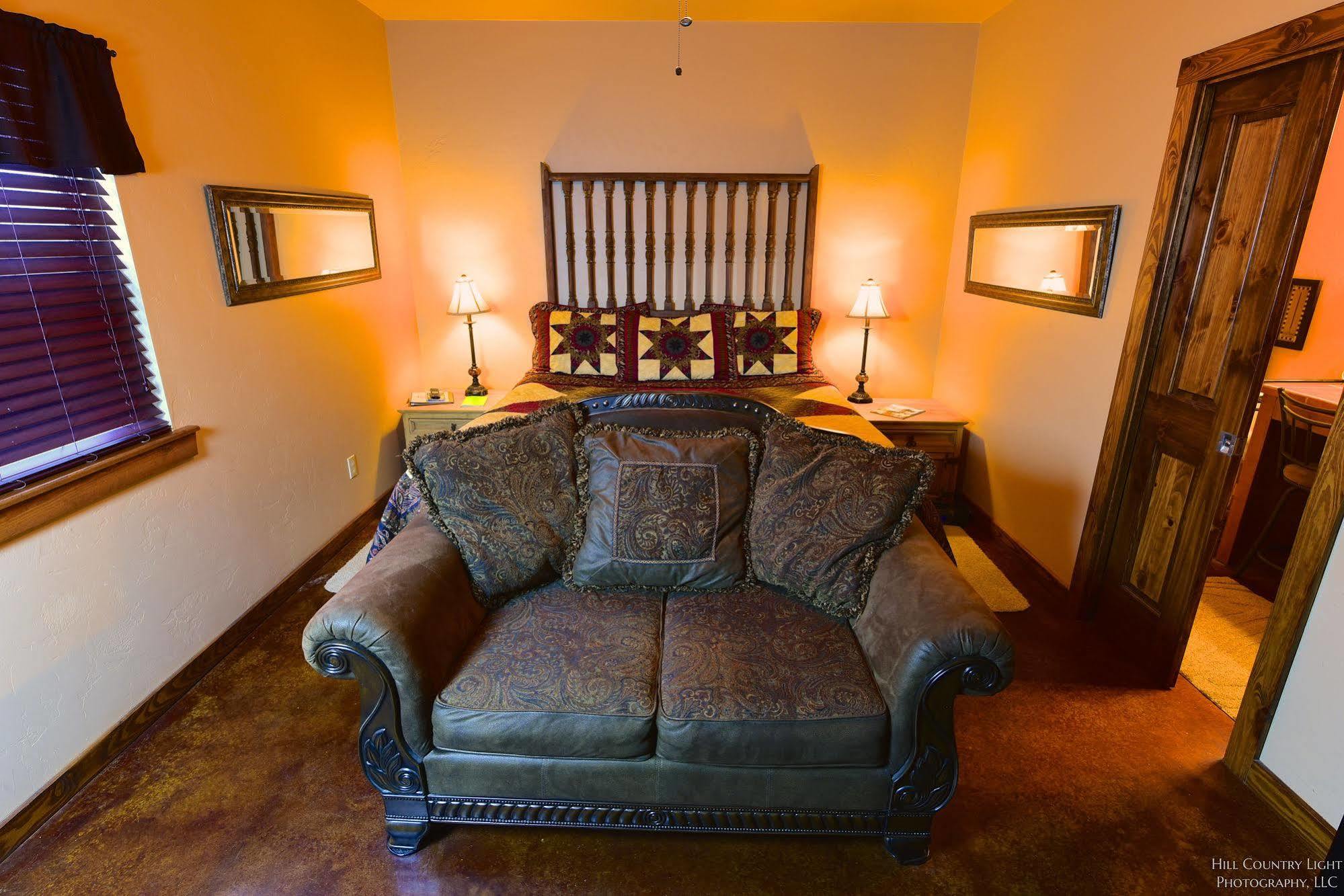 Lazy T Bed And Breakfast Fredericksburg Extérieur photo