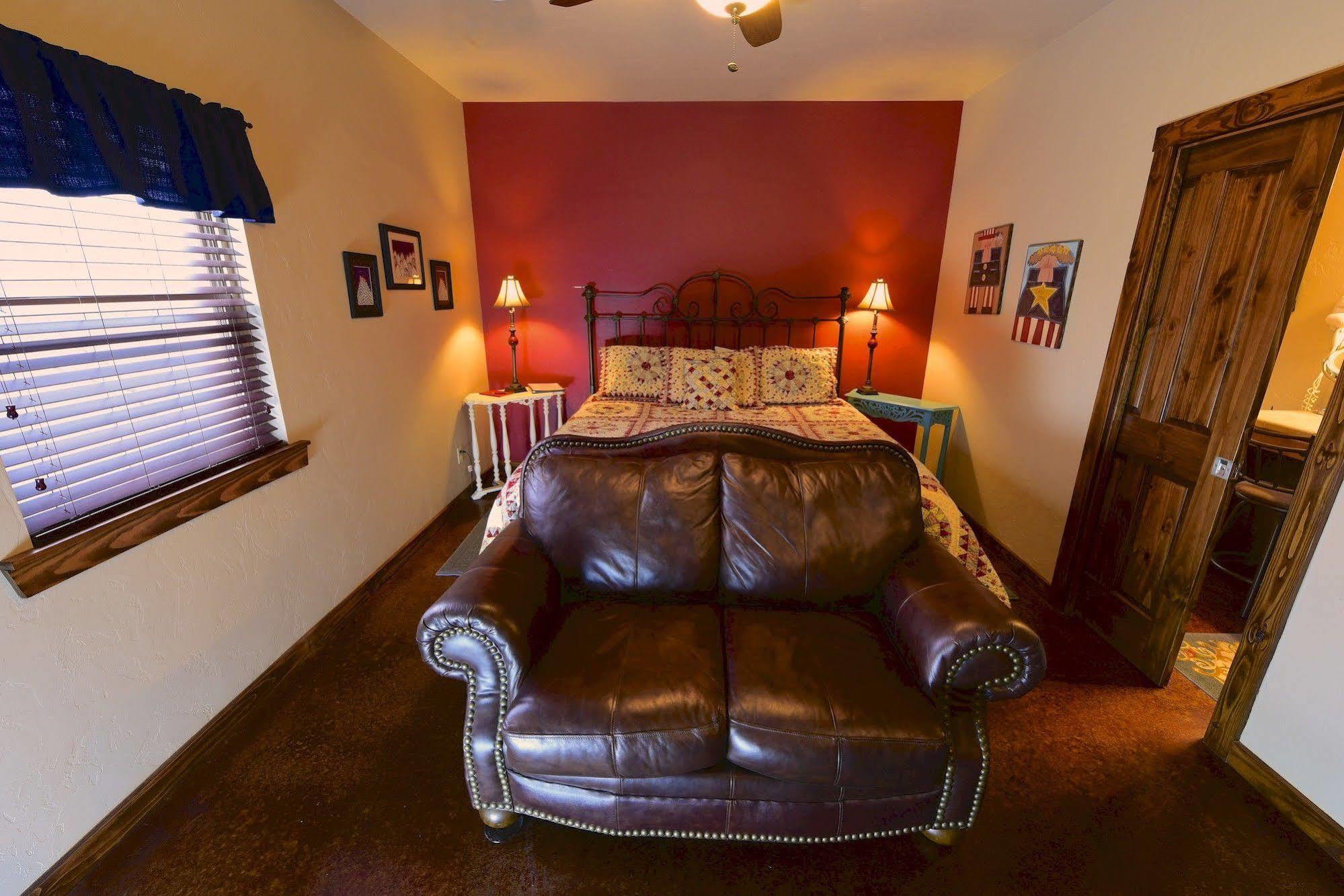Lazy T Bed And Breakfast Fredericksburg Extérieur photo